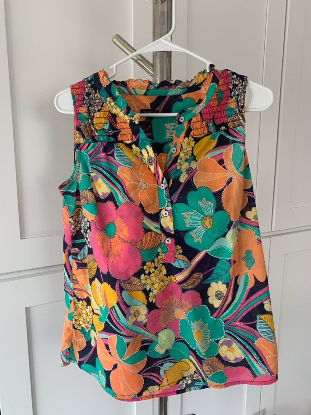 Talbots Multicolor Floral Smocked Yoke Sleeveless Blouse, Size S.
